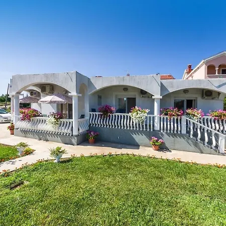 Zaton 15000d Apartment *